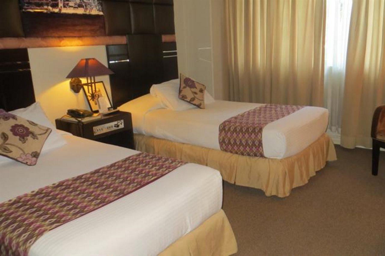 The Bellavista Hotel Lapu-Lapu City Kültér fotó