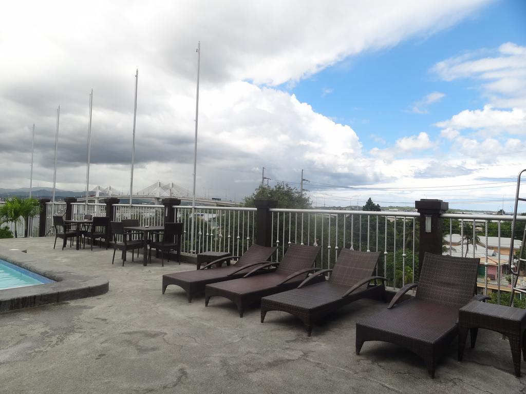 The Bellavista Hotel Lapu-Lapu City Kültér fotó
