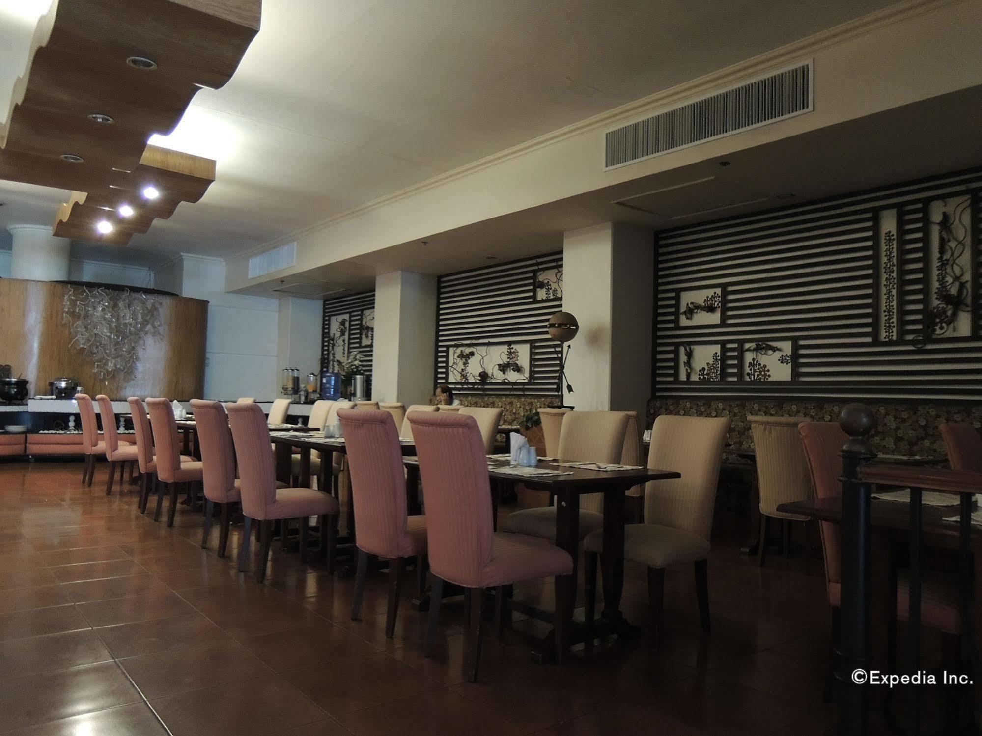 The Bellavista Hotel Lapu-Lapu City Kültér fotó