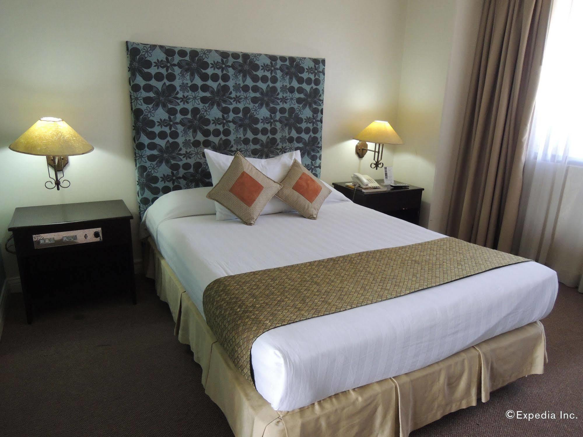 The Bellavista Hotel Lapu-Lapu City Kültér fotó